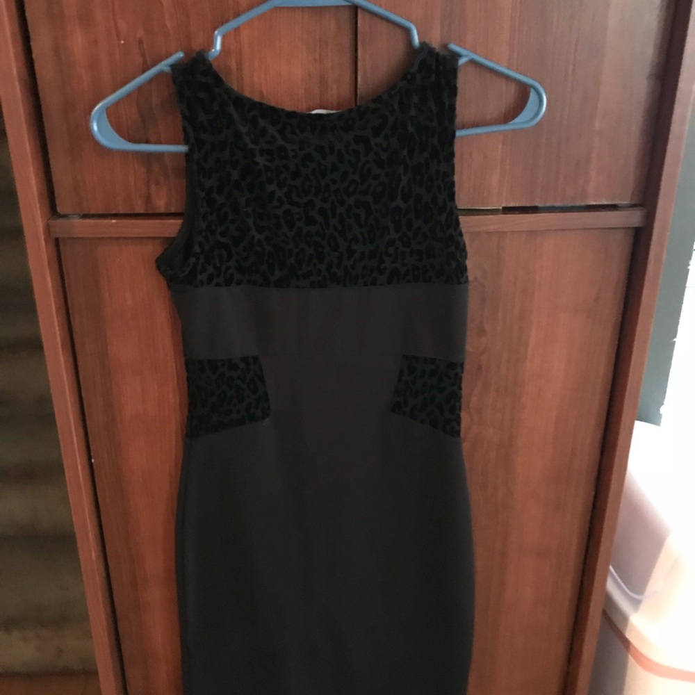 Black dress - Picture 2 of 2